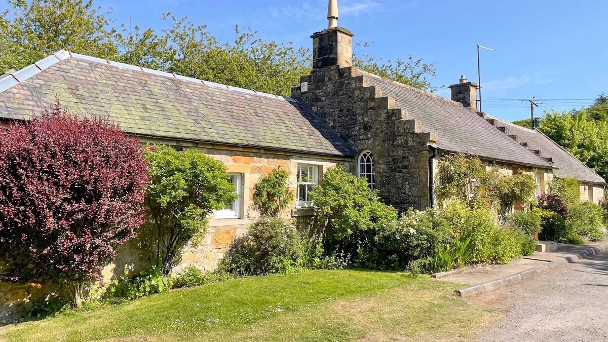 Penicuik Cottage | 3 bedroom accommodation in Nine Mile Burn, near Edinburgh