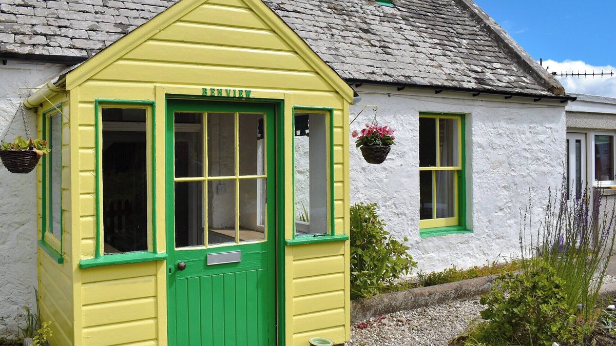 Fochabers Cottage | 3 bedroom accommodation in Orbliston, near Elgin