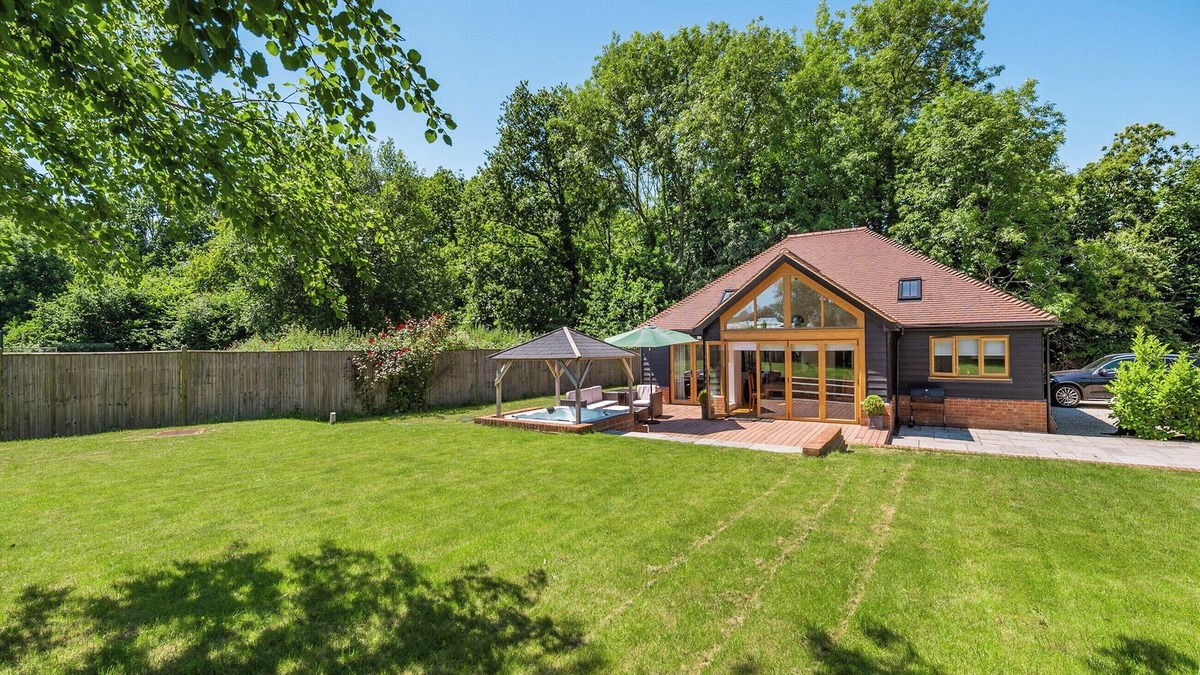 Maidstone Cottage | 3 bedroom accommodation in Sutton Valence, near Maidstone