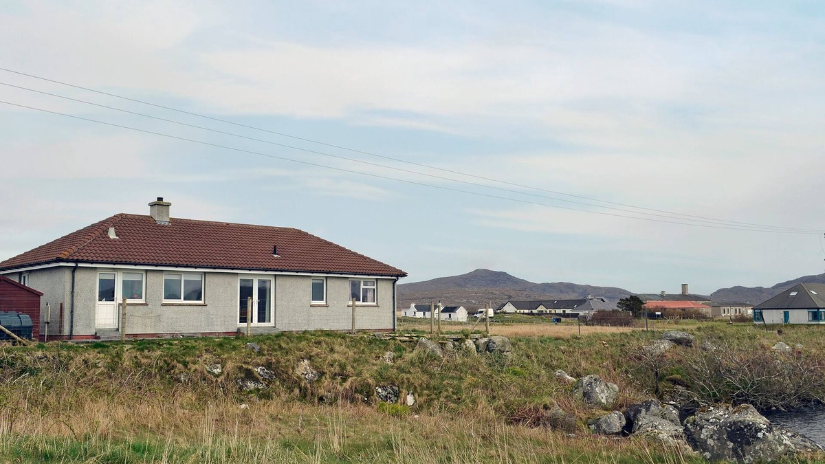Daliburgh Cottage | 3 bedroom accommodation in Daliburgh, South Uist