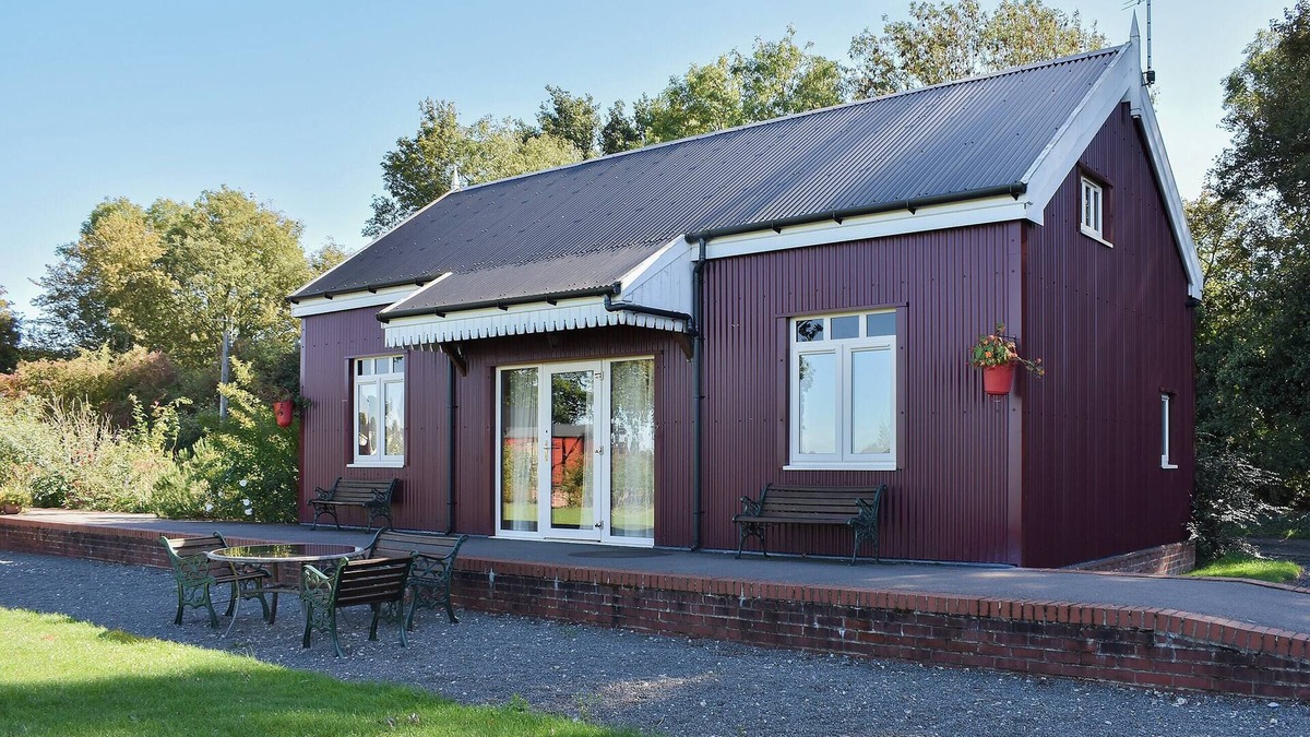 Stowmarket Cottage | 3 bedroom accommodation in Brockford, near Stowmarket