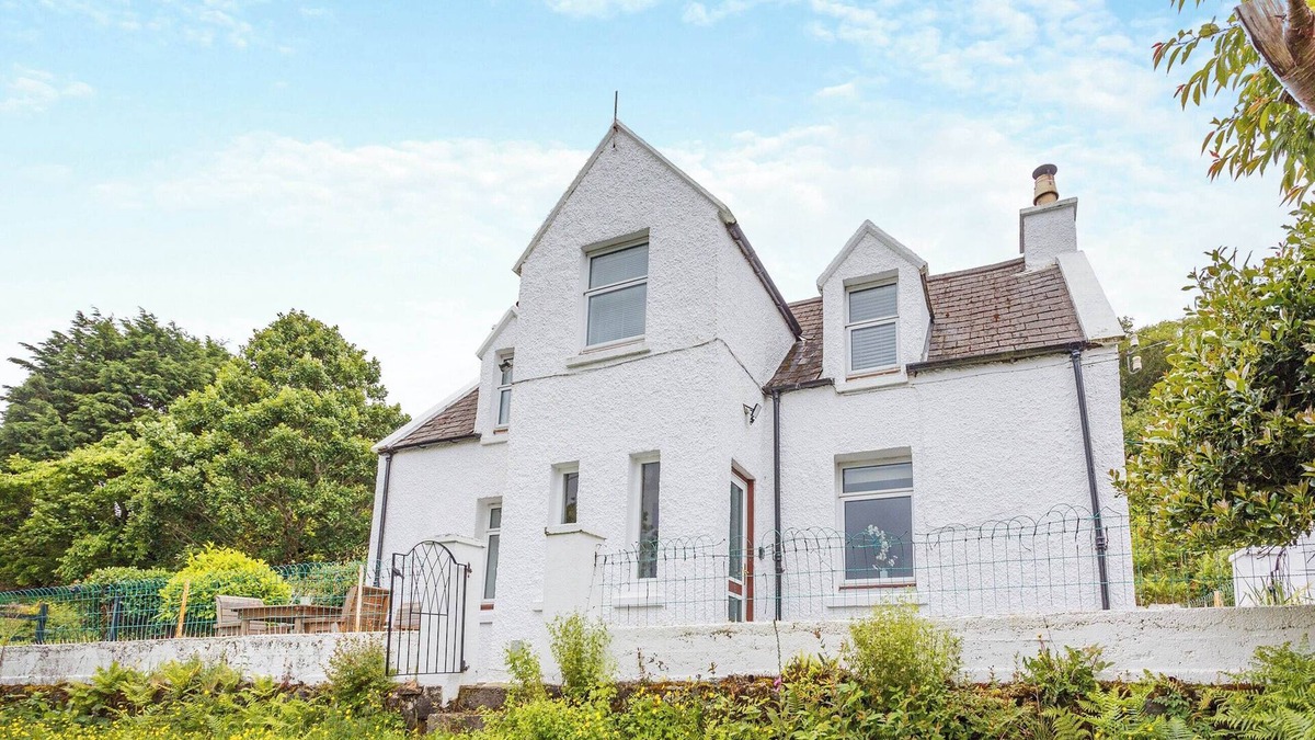 Waternish Cottage | 3 bedroom accommodation in Upper Colbost, near Glendale