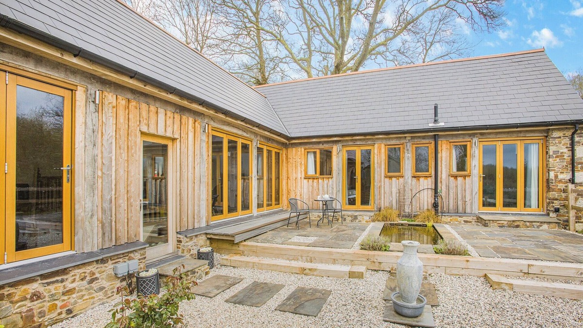 Ash Mill Cottage | 3 bedroom accommodation in Rackenford, near Tiverton