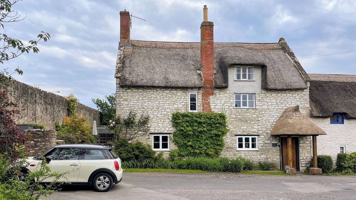Bridport Cottage | 3 bedroom accommodation in Bridport