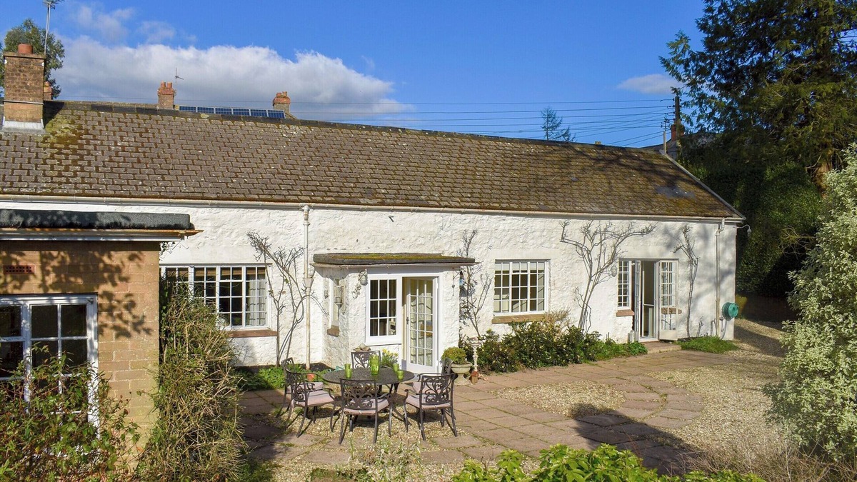 Cornwall Cottage | 3 bedroom accommodation in Milverton, near Taunton