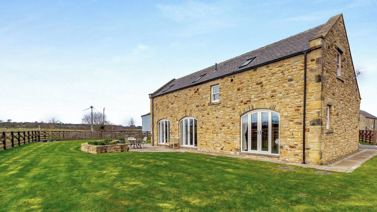 Consett Cottage | 3 bedroom accommodation in Knitsley