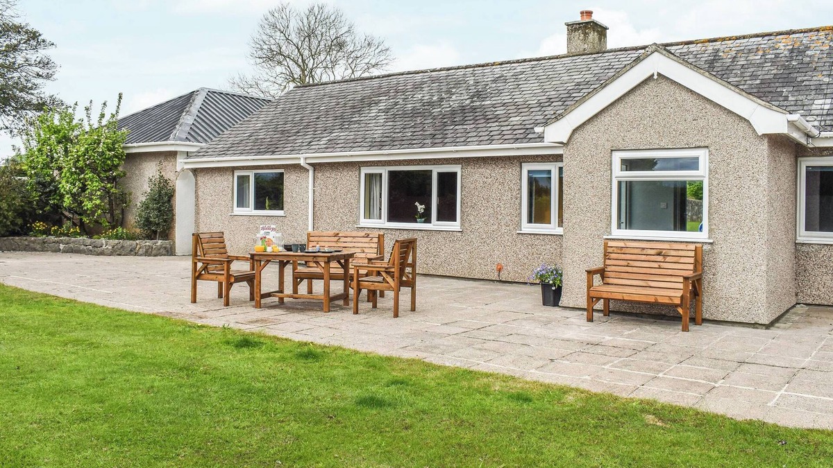 Beaumaris Cottage | 3 bedroom accommodation in Llanfaes