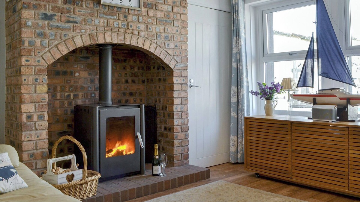 Allonby Cottage | 3 bedroom accommodation in Allonby, near Maryport