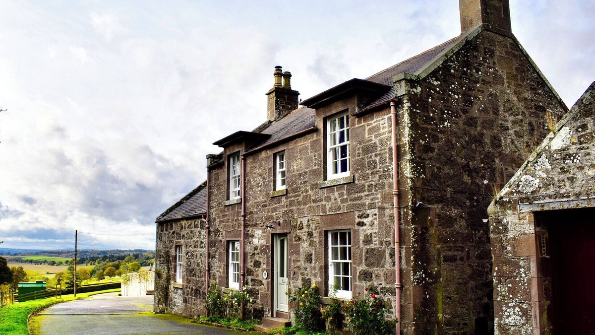 Saint Cyrus Cottage | 3 bedroom accommodation in St Cyrus, near Montrose