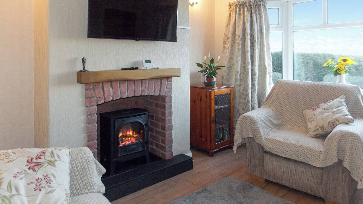 Tunstall Cottage | 3 bedroom accommodation in Brown Lees, near Stoke on Trent