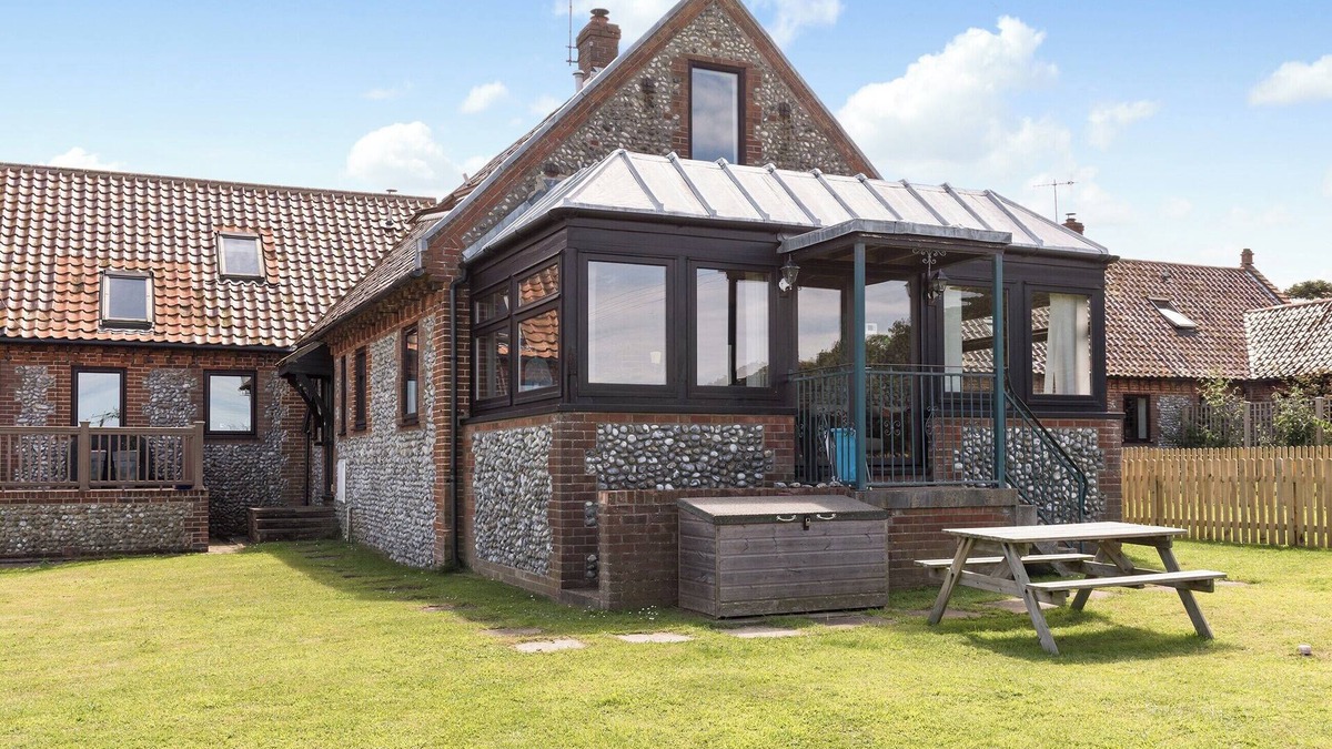Weybourne Cottage | 3 bedroom accommodation in Weybourne