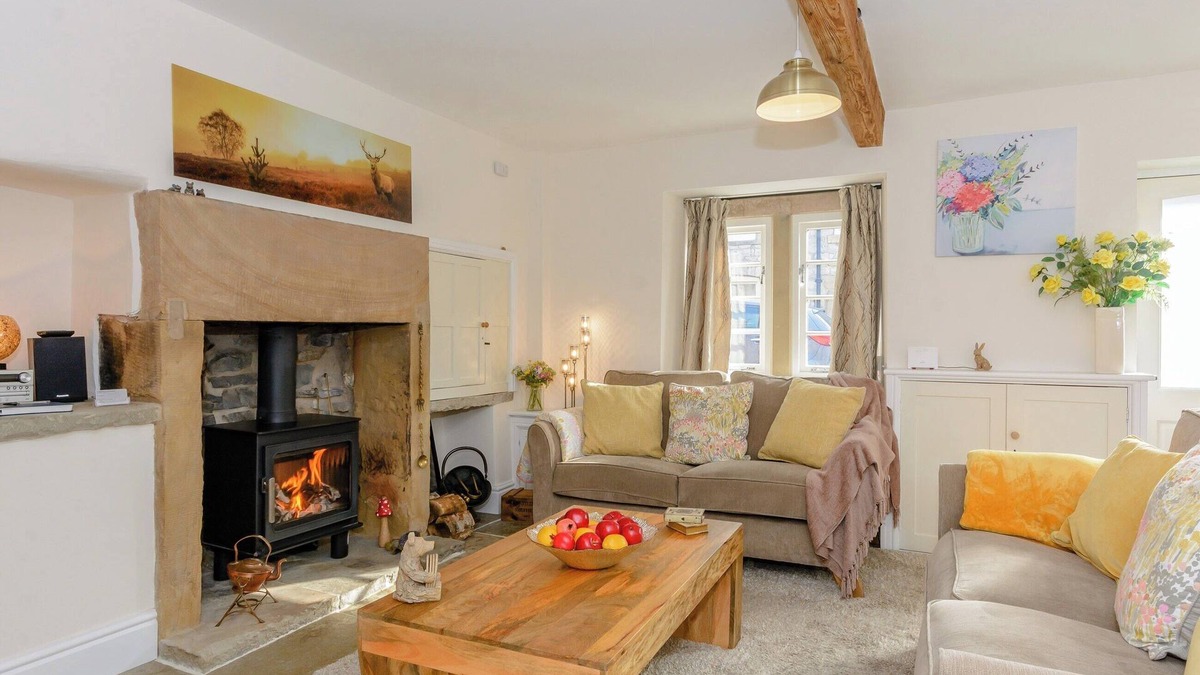 Ashford-in-the-Water Cottage | 3 bedroom accommodation in Ashford-in-the-Water, near Bakewell
