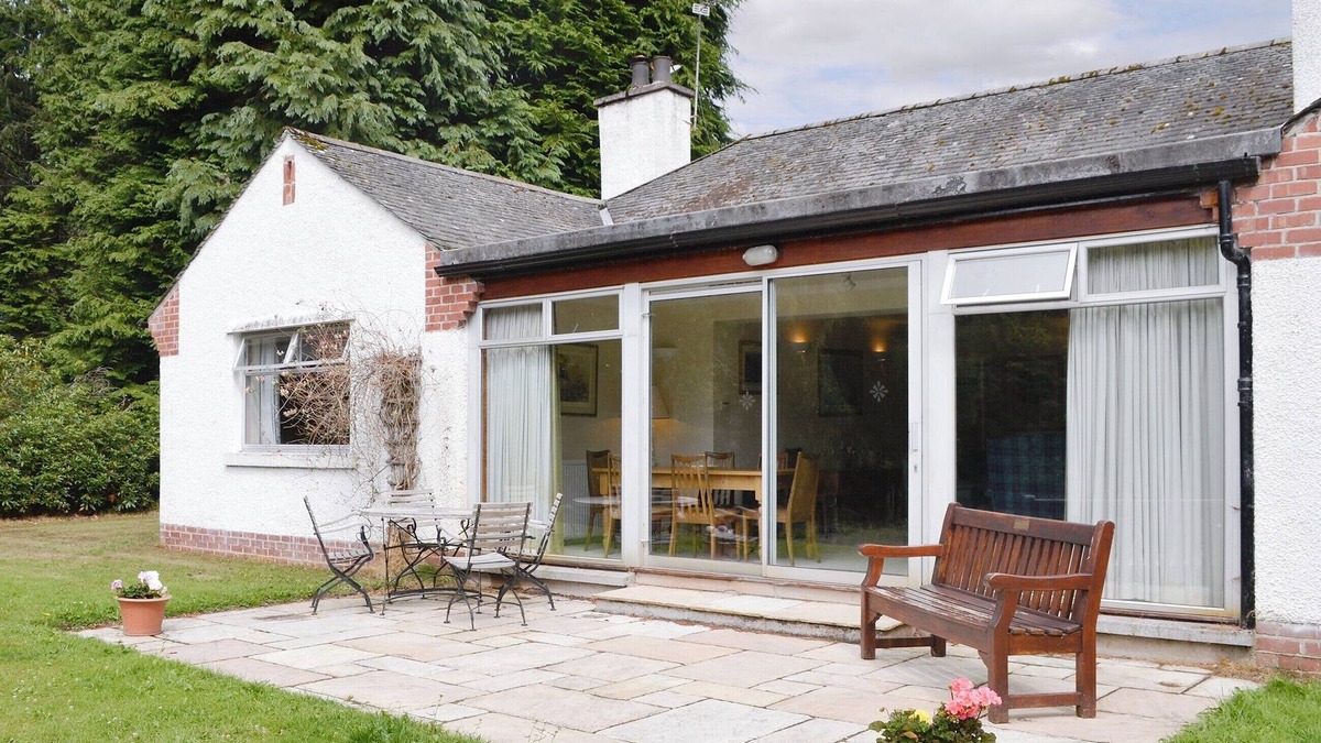 Banchory Cottage | 3 bedroom accommodation in Inchmarlo, Banchory