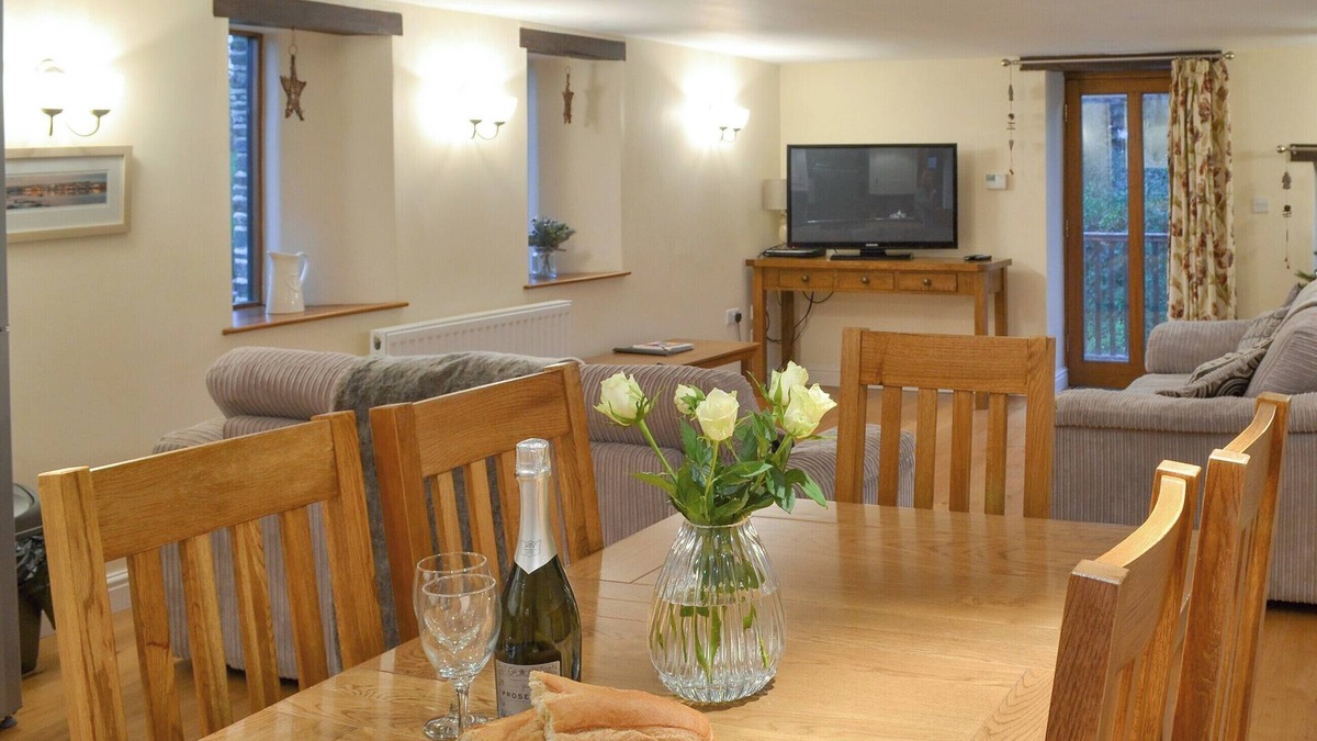 Eastleigh Cottage | 3 bedroom accommodation in Eastleigh, near Bideford