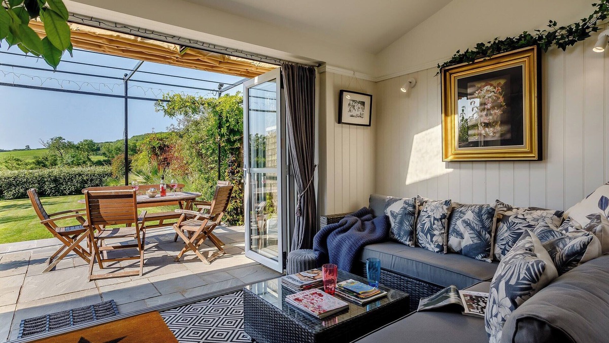 Bridport Cottage | 3 bedroom accommodation in Chideock, near Bridport