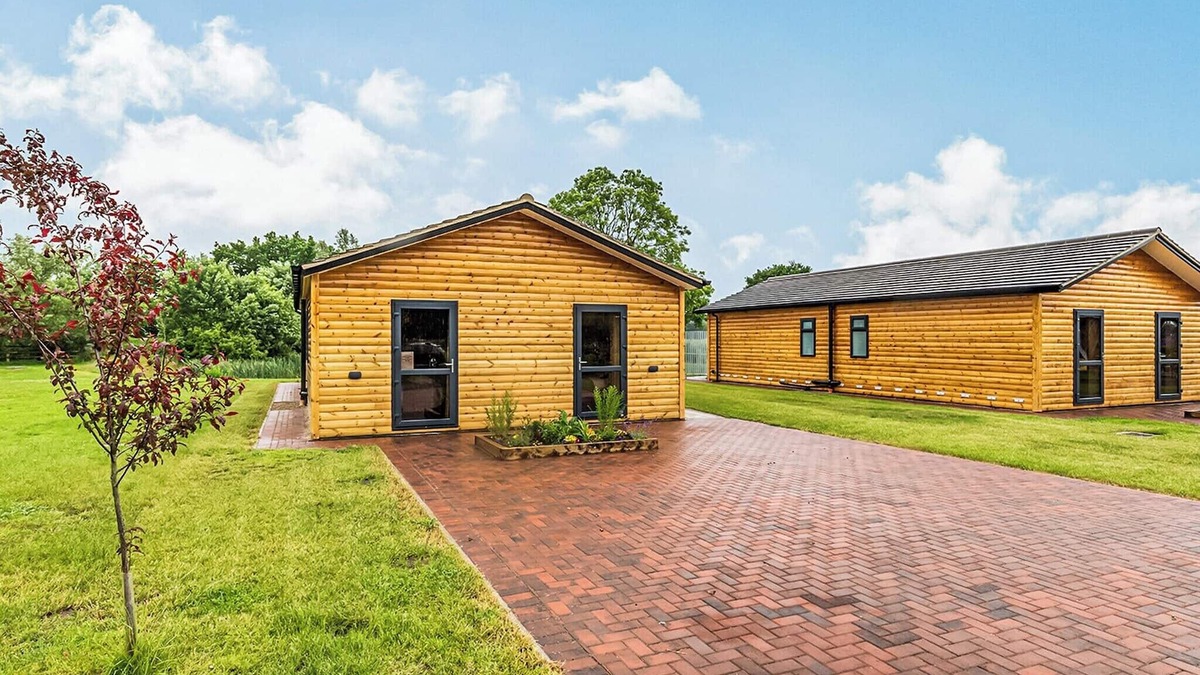 Flaxton Ski Chalet | 3 bedroom accommodation in Flaxton