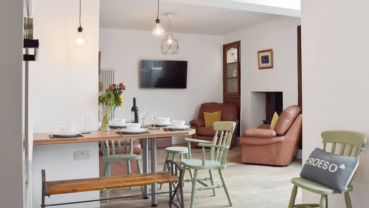 Trimsaran Cottage | 3 bedroom accommodation in Trimsaran, near Kidwelly