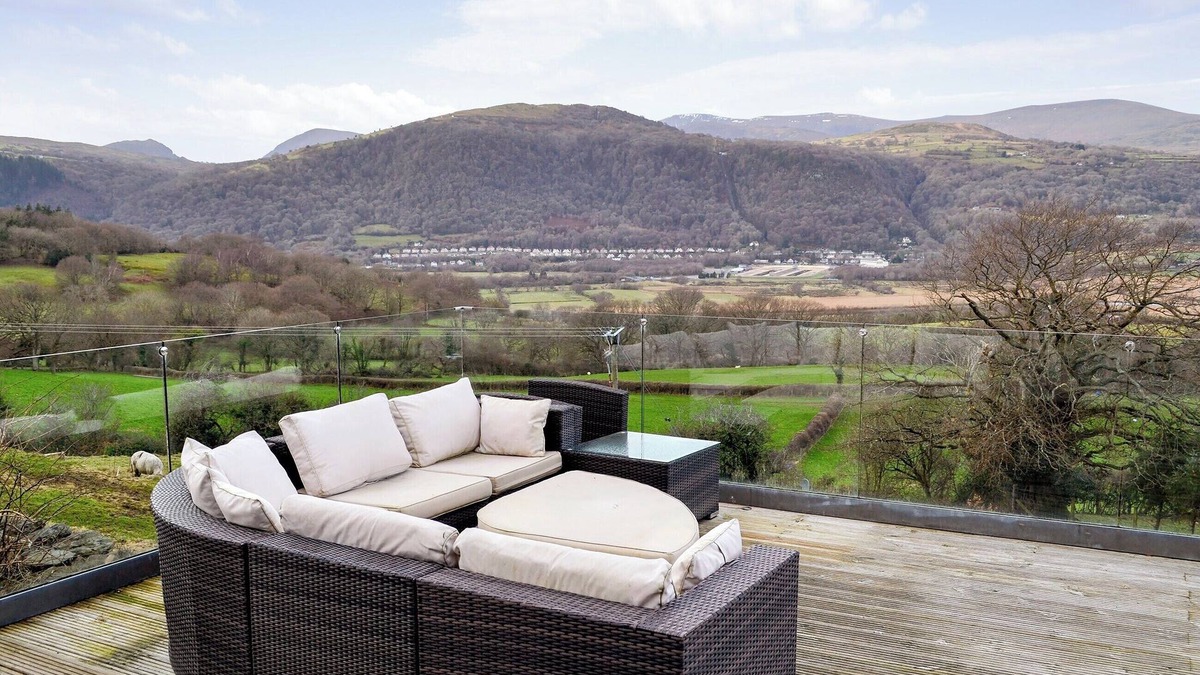 Llanrwst Cottage | 3 bedroom accommodation in Maenan, near Llanrwst