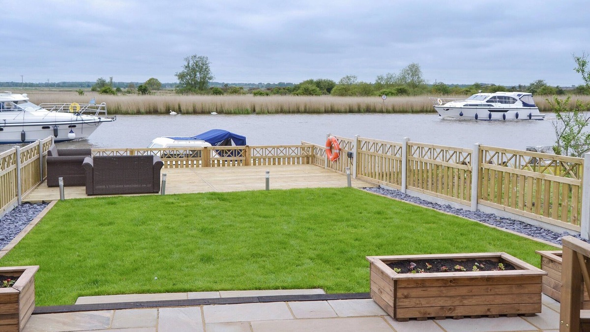 Reedham Cottage | 3 bedroom accommodation in Reedham, near Brundall