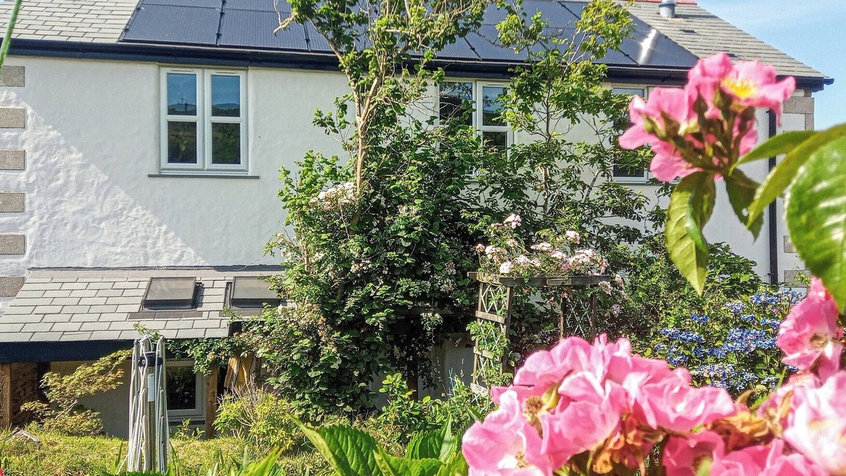 Carnbrea Cottage | 3 bedroom accommodation in Carnkie, near Carn Brea Redruth