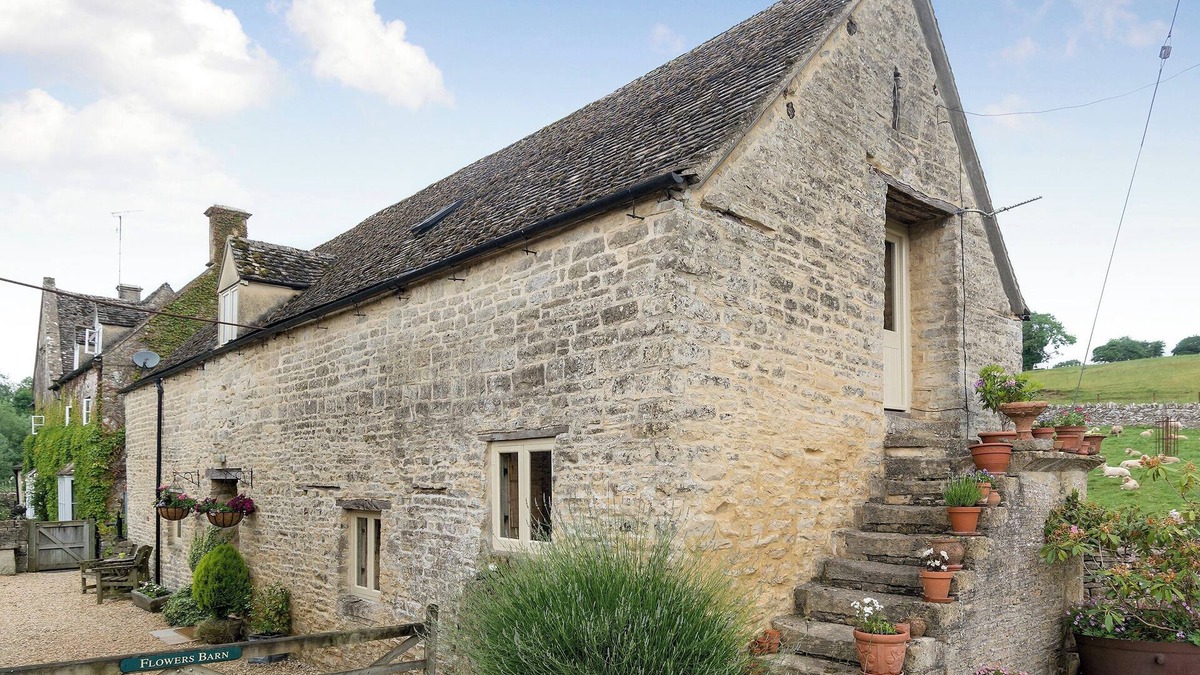 Rendcomb Cottage | 3 bedroom accommodation in Middle Duntisbourne, near Cirencester