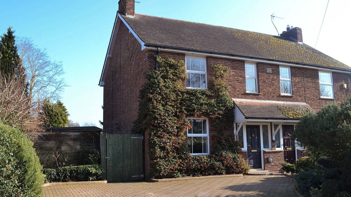 Offord Cluny Cottage | 3 bedroom accommodation in Offord D&rsquo;Arcy, near Godmanchester