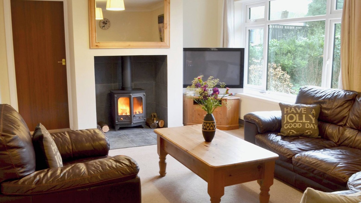 Sturminster Marshall Cottage | 3 bedroom accommodation in Sturminster Marshall, near Wimborne