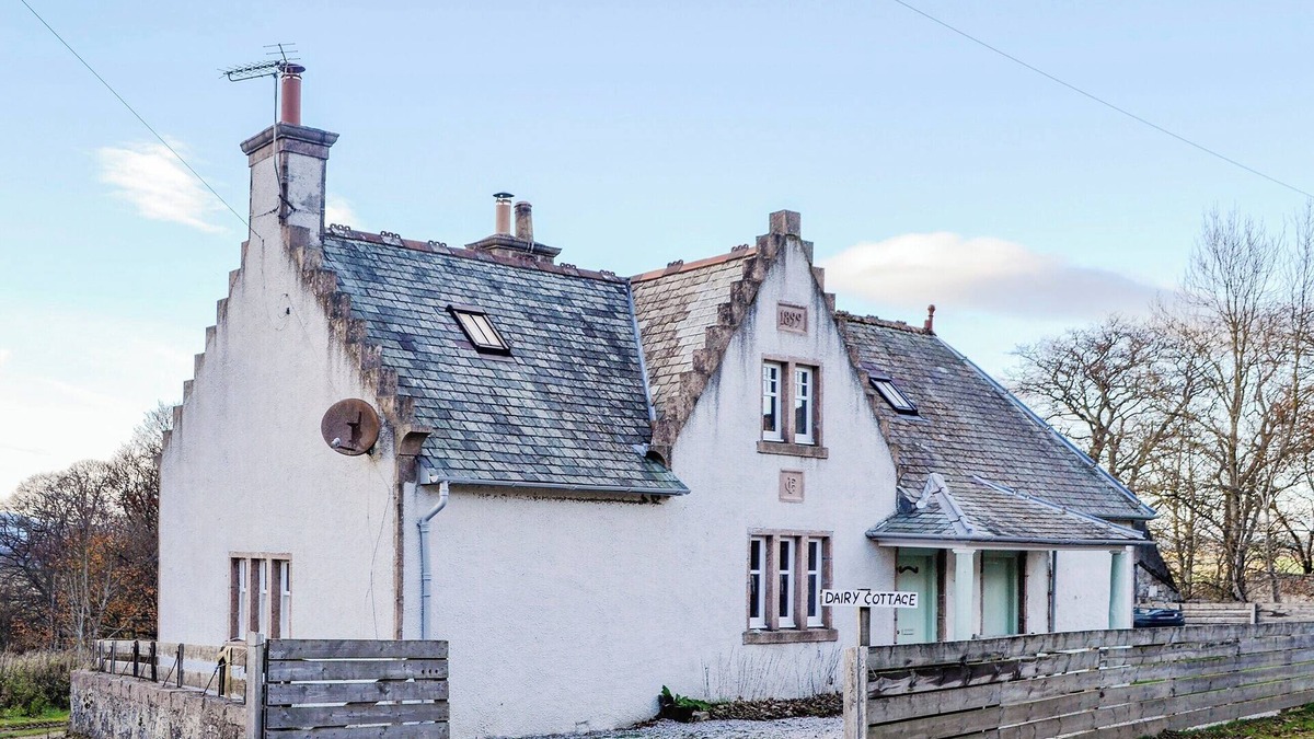 Alford Cottage | 3 bedroom accommodation in Whitehouse, near Alford