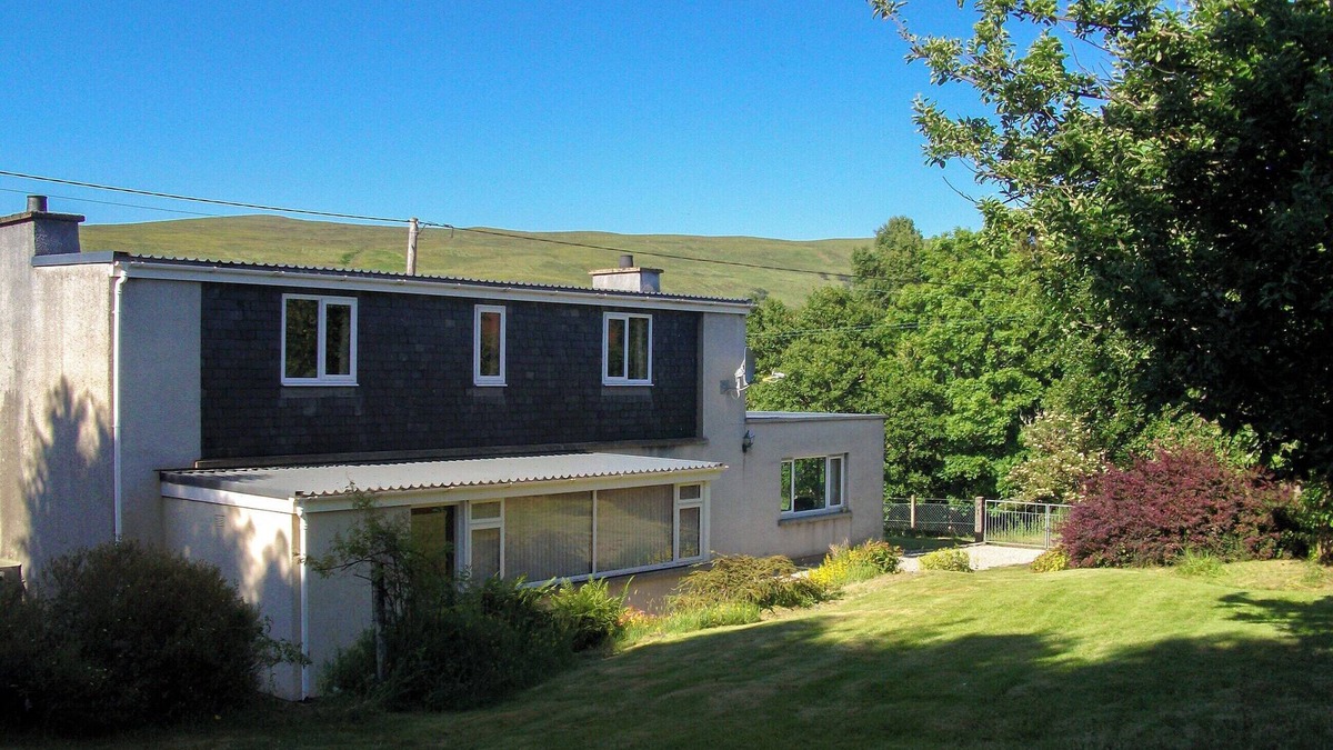 Achnahanat Cottage | 3 bedroom accommodation in Strath Oykel, by Ardgay