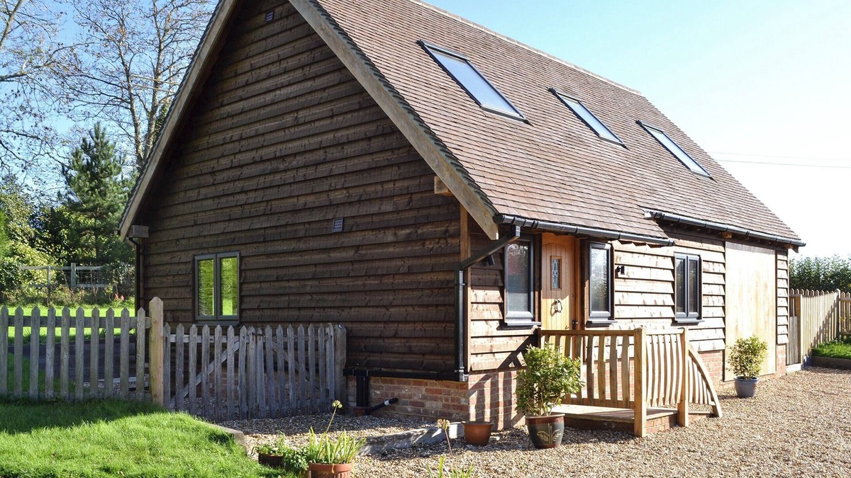 Battle Cottage | 3 bedroom accommodation in Ninfield, near Battle