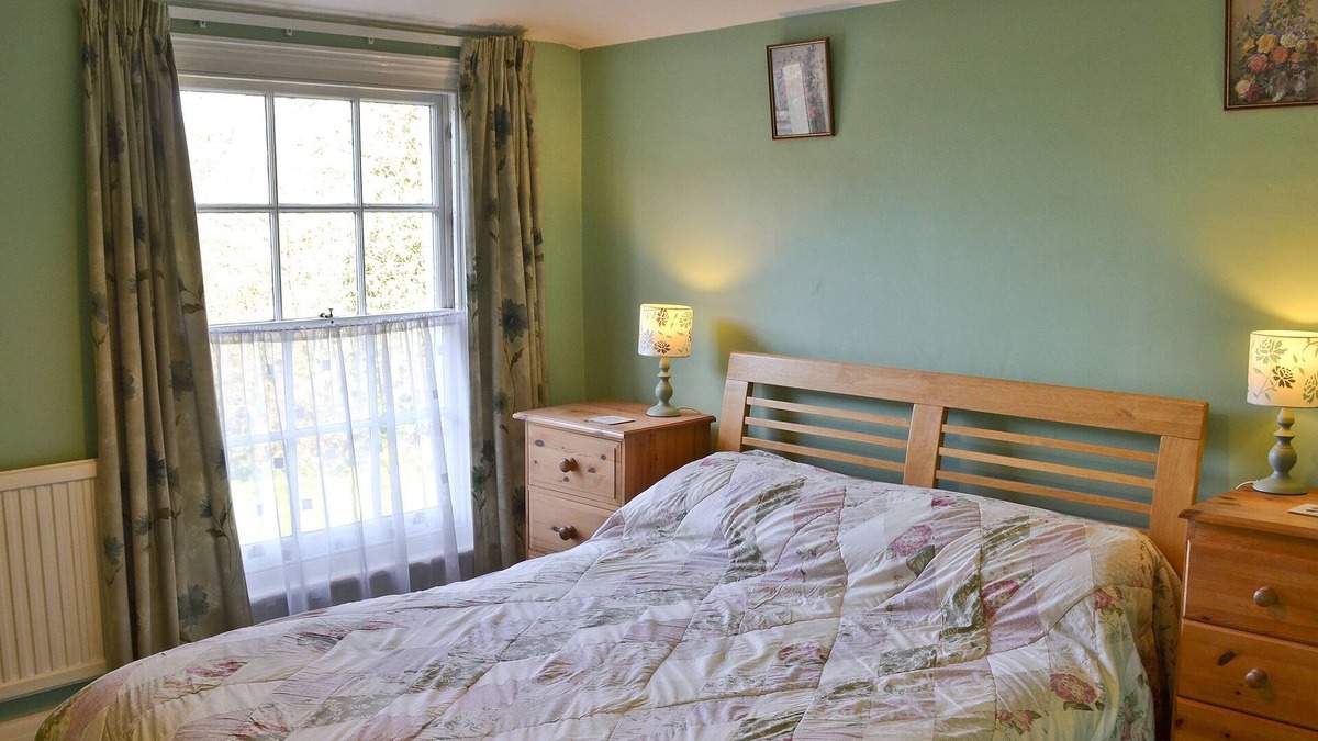 Harrow on the Hill Cottage | 3 bedroom accommodation in Harrow