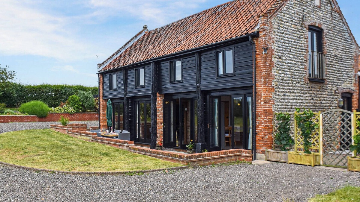 Aldborough Cottage | 3 bedroom accommodation in Metton