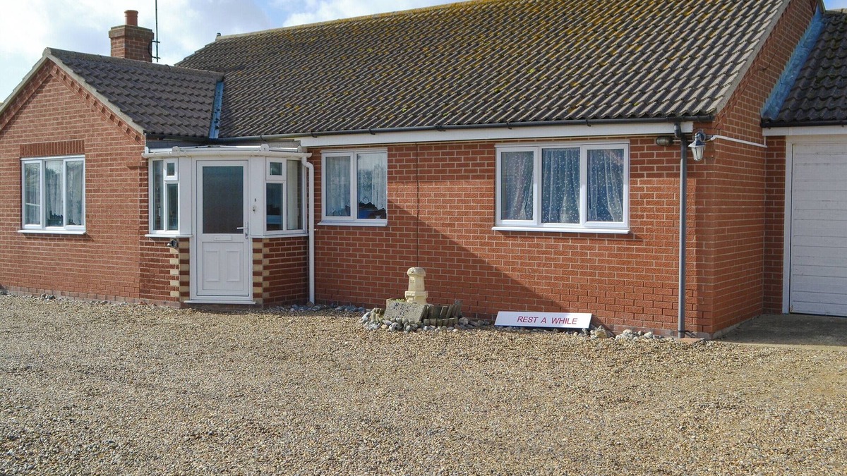 Walcott Cottage | 3 bedroom accommodation in Walcott, near North Walsham