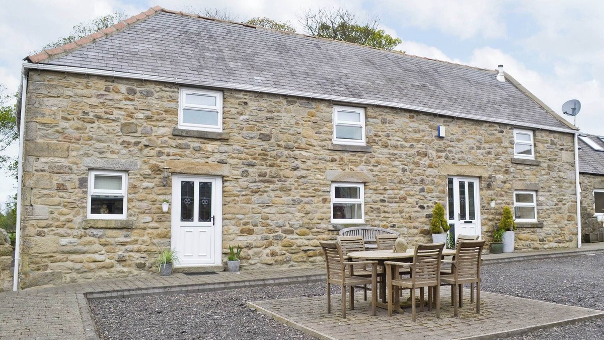 Stanley Cottage | 3 bedroom accommodation in Tantobie, Stanley