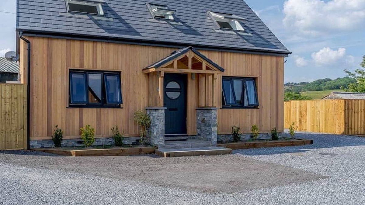 Carmarthen Cottage | 3 bedroom accommodation in Talog