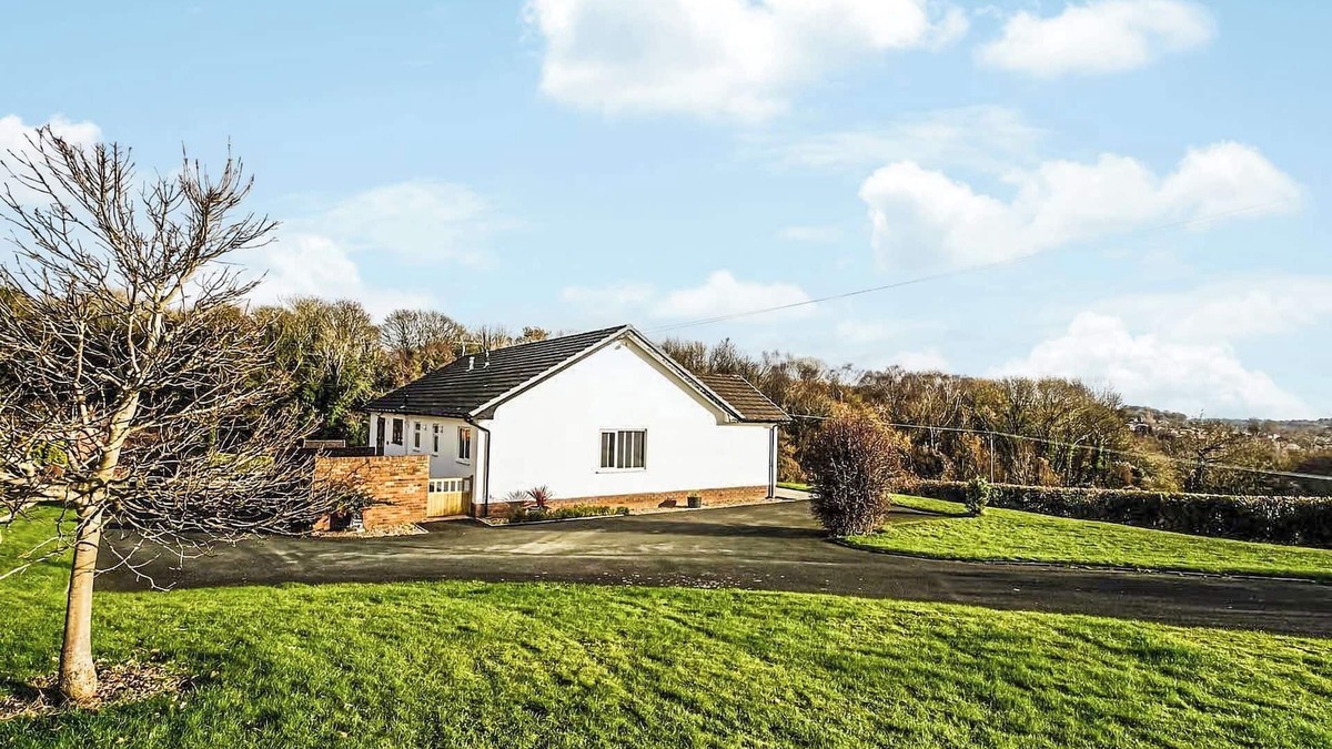 Trevor Cottage | 3 bedroom accommodation in Trevor