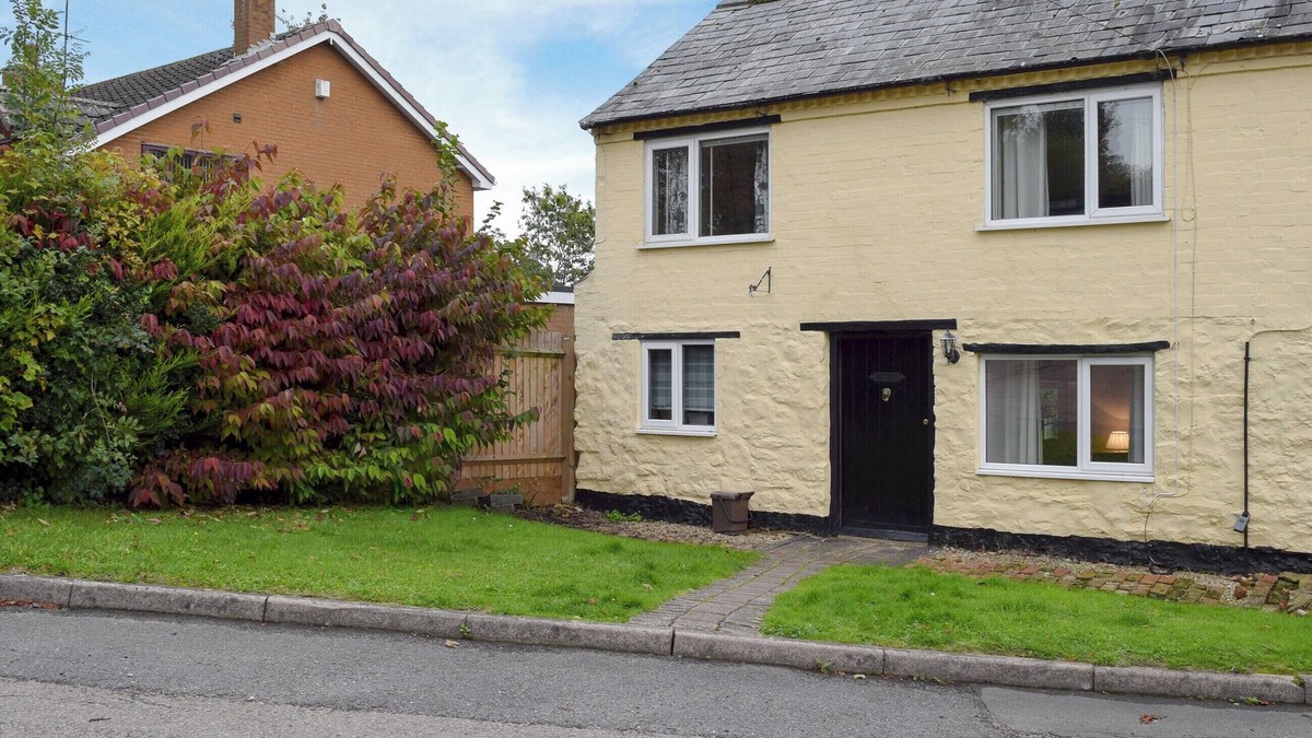 Flecknoe Cottage | 3 bedroom accommodation in Welton