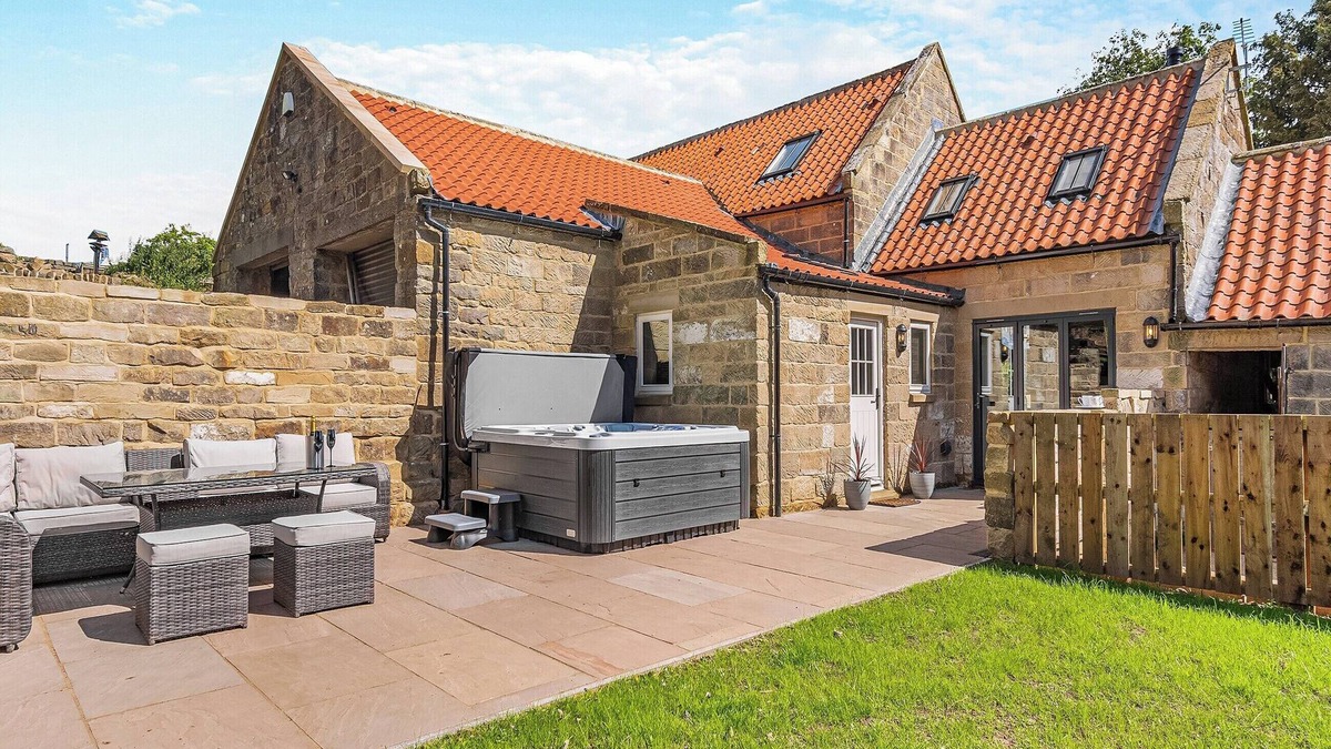Ainthorpe Cottage | 3 bedroom accommodation in Whitby, near Danby