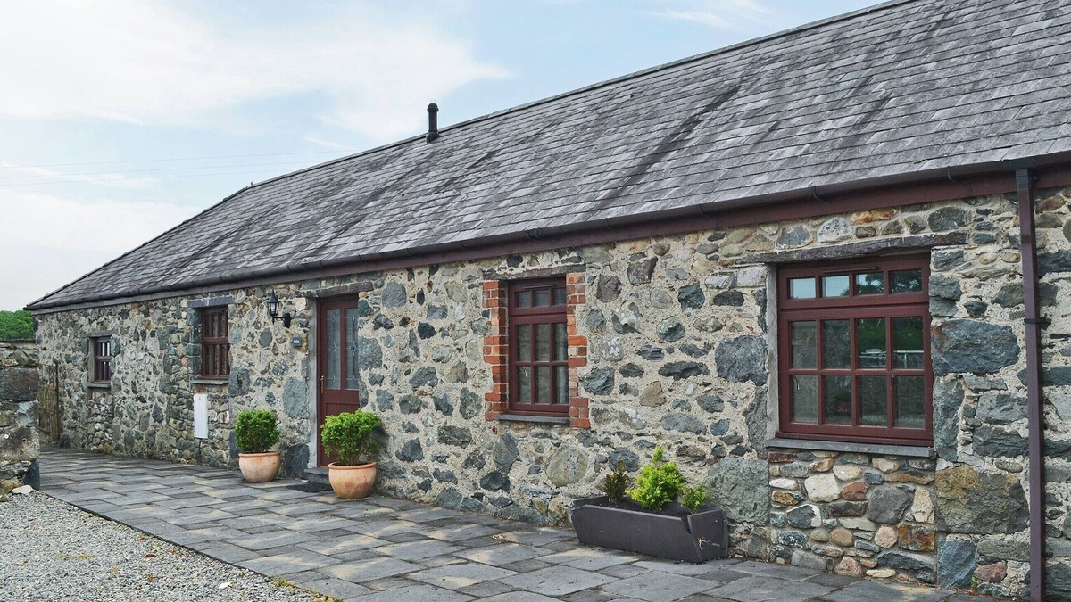 Dinas Cottage | 3 bedroom accommodation in Bontnewydd, near Caernarfon