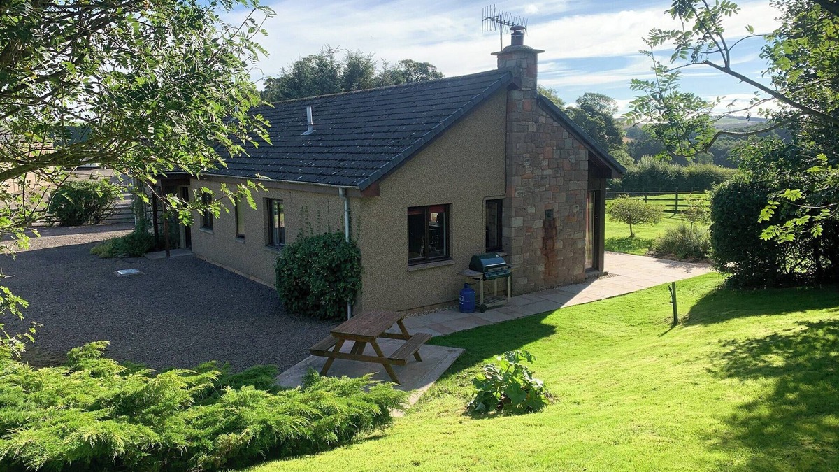 Grantshouse Cottage | 3 bedroom accommodation in Grantshouse, near Duns