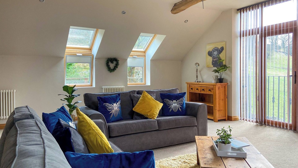 Cilybebyll Cottage | 3 bedroom accommodation in Rh&ocirc;s, near Pontardawe