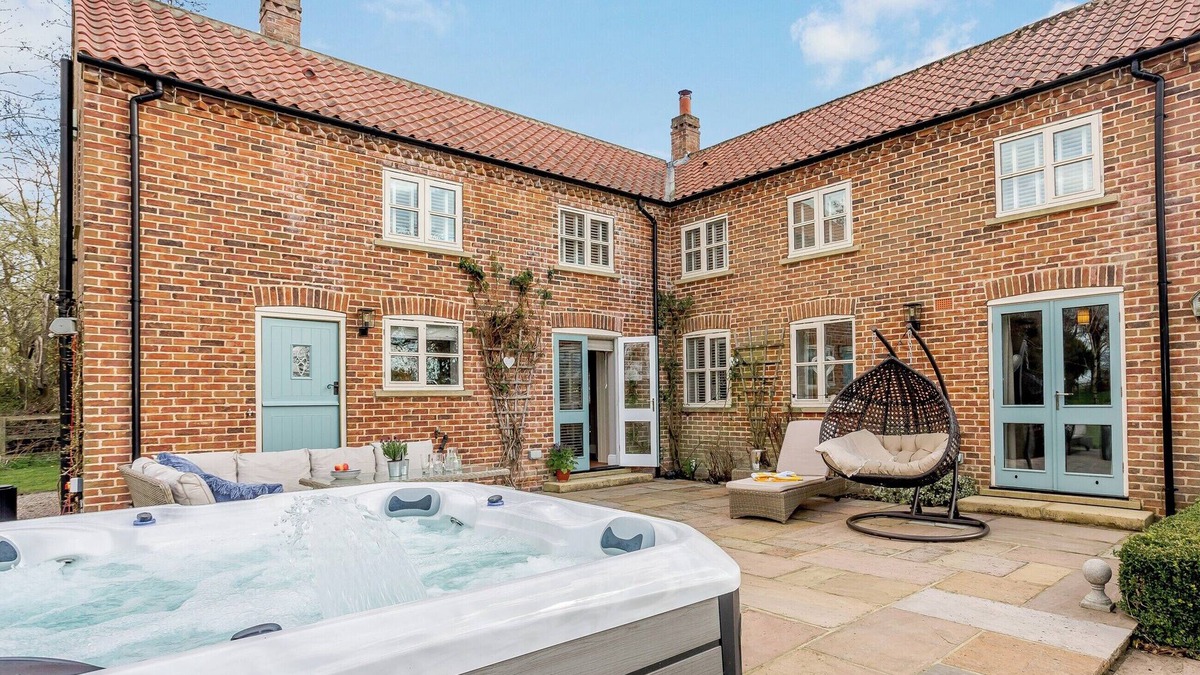 Storwood Cottage | 3 bedroom accommodation in York