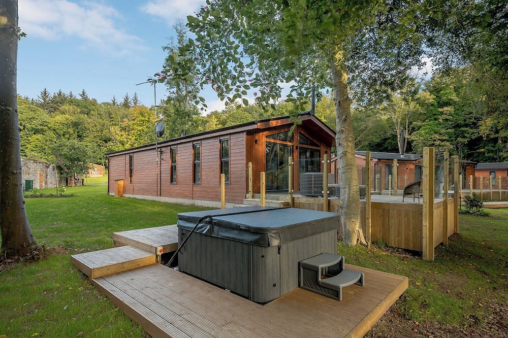 Annbank Ski Chalet | 3 bedroom accommodation in Annbank, Ayr