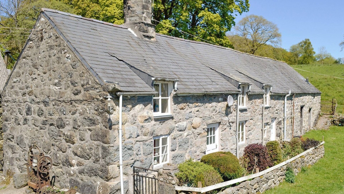 Cwmtirmynach Cottage | 3 bedroom accommodation in Bala