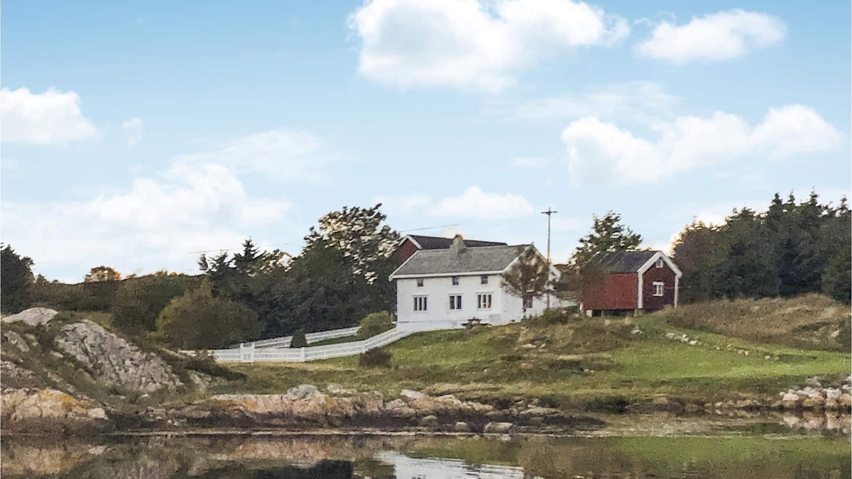 Dyrvik Apartment | 3 bedroom accommodation in Dyrvik