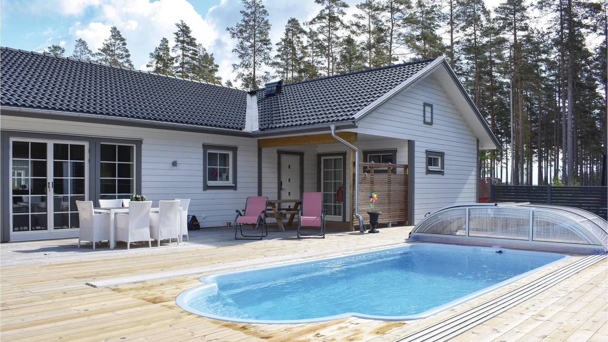 Tranas House | 3 bedroom accommodation in Tranås