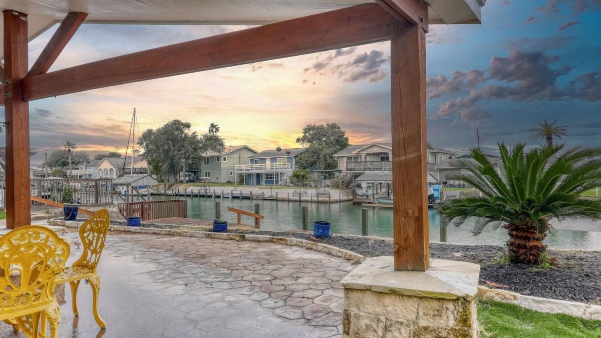 Palm Harbor House | 3 bedroom accommodation in Rockport