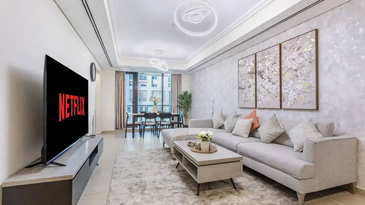 Jumeirah Lake Towers Apartment | 3 Bedroom Lake View Apartment
