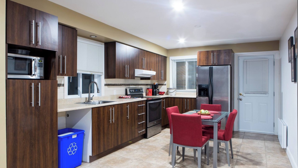 Mauricie Apartment | 3-BEDROOM ALL-INCLUSIVE APARTMENT IN THE HEART OF EVERYTHING