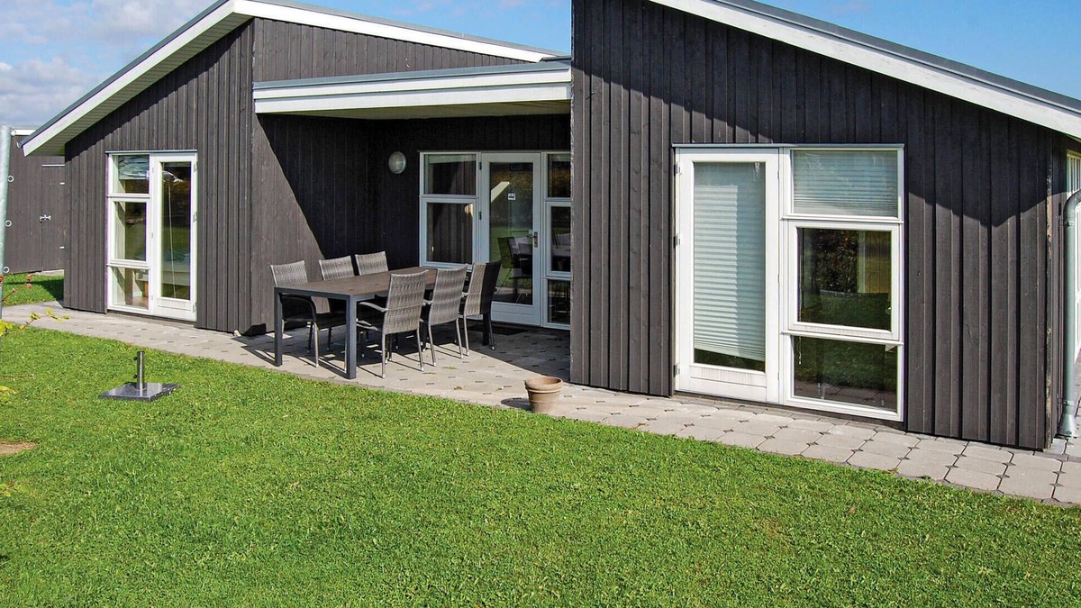 Flovt Strand House | 3 bedroom amazing home in Haderslev